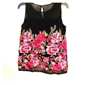 Floral Embroidery sleeveless shirt